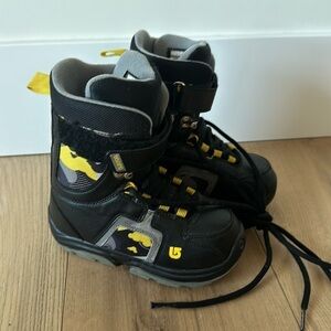 Burton
Freestyle Snowboarding Boots - Youth 4 black